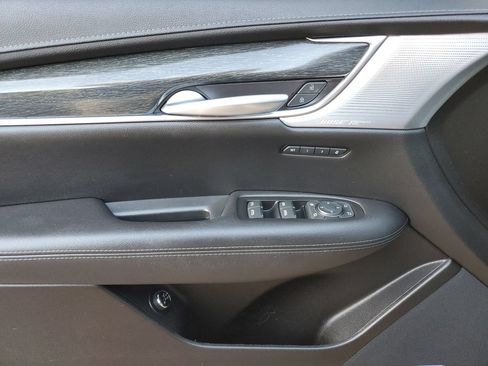 Used 2023 Cadillac XT5 Premium Luxury FWD image 16