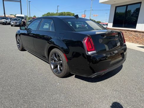 Used 2023 Chrysler 300 S RWD image 6