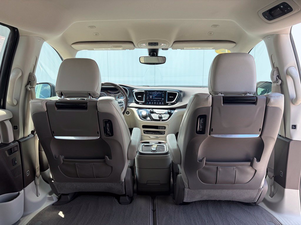 Used 2020 Chrysler Pacifica Touring-L Plus FWD image 30