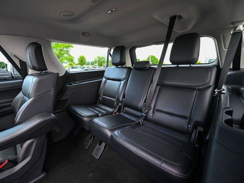 Used 2025 Ford Expedition Max Platinum AWD/4WD image 24