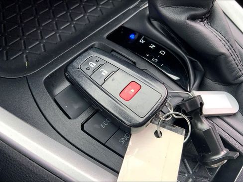 Used 2024 Toyota RAV4 XLE AWD/4WD image 14