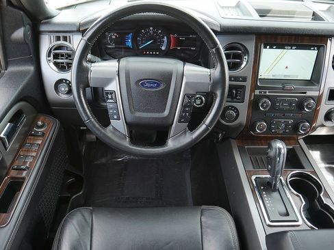 Used 2016 Ford Expedition Platinum AWD/4WD image 17