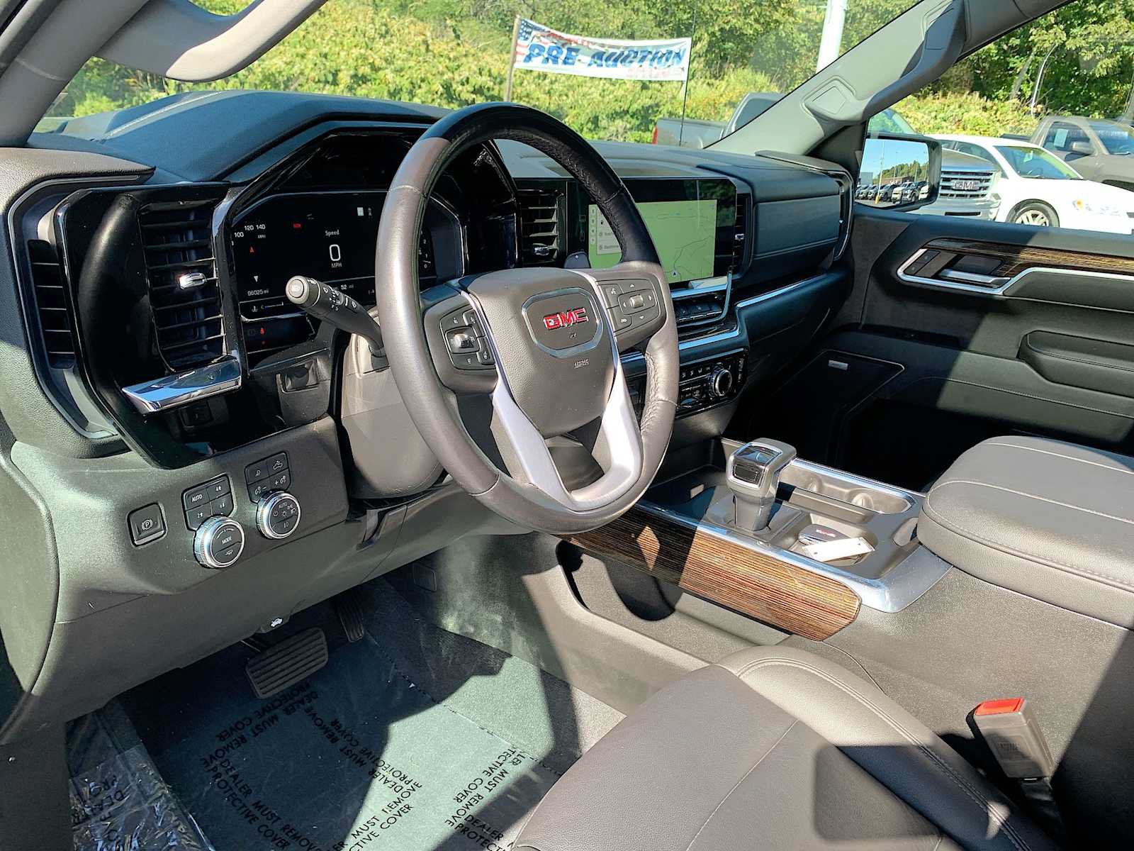 Used 2023 GMC Sierra 1500 Elevation w/ Elevation Premium Package AWD/4WD image 10
