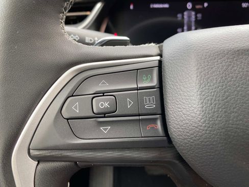 New 2025 Jeep Grand Cherokee Altitude image 15