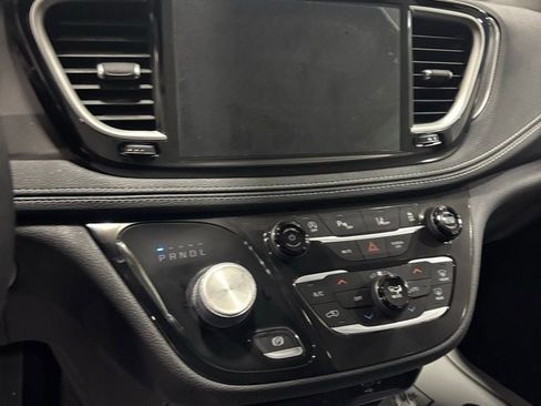 New 2026 Chrysler Pacifica Select image 14