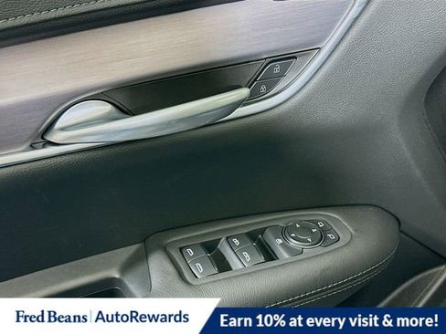 New 2026 Cadillac XT5 Luxury image 16