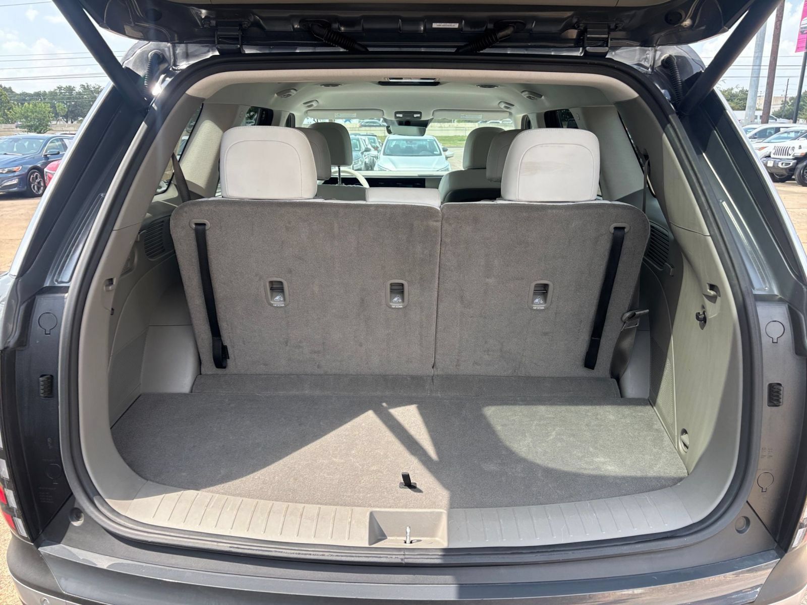 Used 2026 Hyundai Palisade SEL FWD image 34