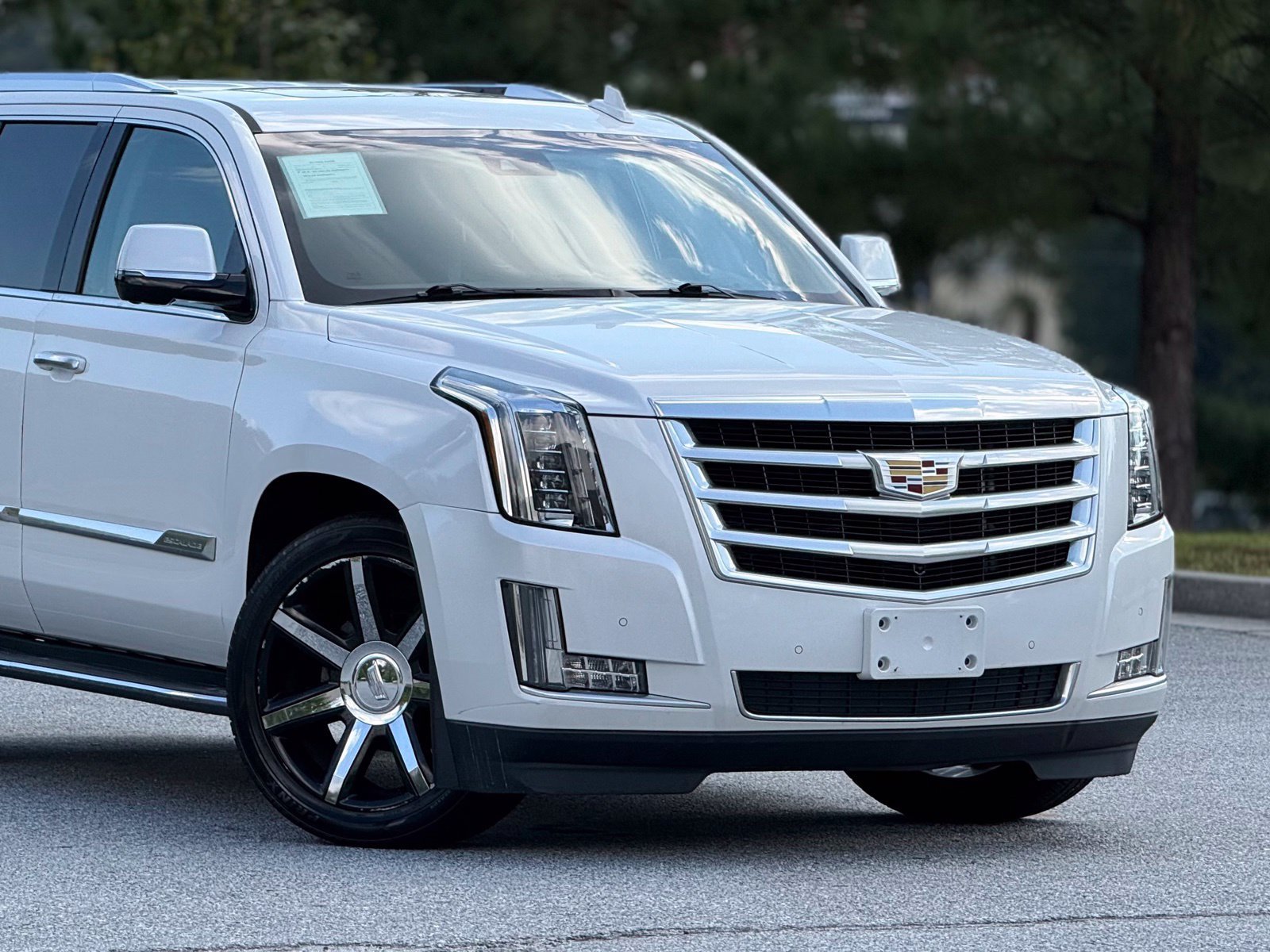 Used 2016 Cadillac Escalade Luxury AWD/4WD image 49