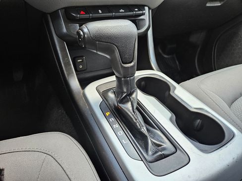 Used 2018 Chevrolet Colorado LT AWD/4WD image 23