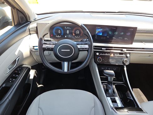 Used 2025 Hyundai Tucson SEL FWD image 8