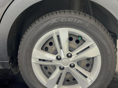 Used 2021 Nissan Kicks S image 27