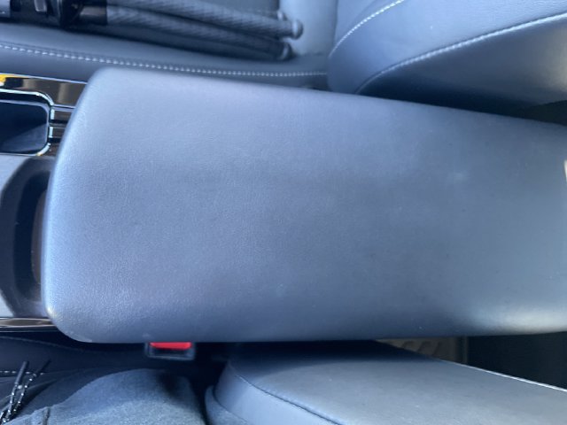 Used 2023 Toyota Prius XLE AWD/4WD image 17