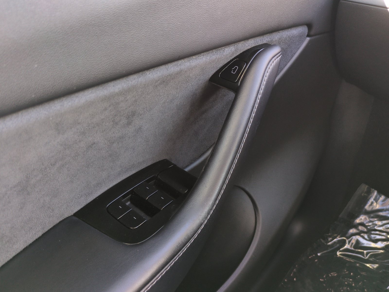 Used 2021 Tesla Model Y Long Range AWD/4WD image 11