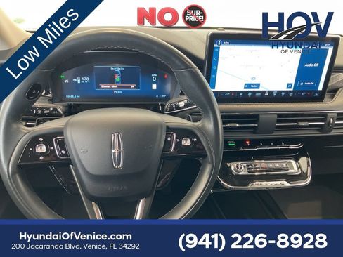 Used 2023 Lincoln Corsair Reserve w/ Equipment Group 201A AWD/4WD image 10