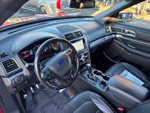 Used 2017 Ford Explorer Limited image 16