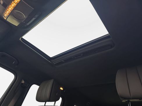 Used 2024 Mercedes-Benz G 550 image 28