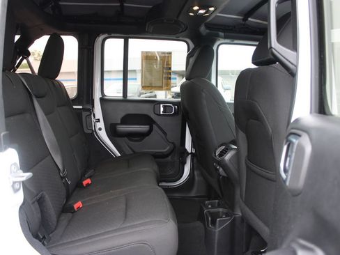 Used 2019 Jeep Wrangler Unlimited Sport S AWD/4WD image 31