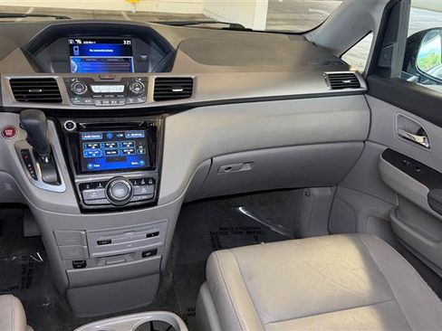 Used 2016 Honda Odyssey Touring image 17