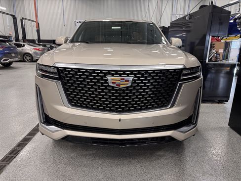 Used 2021 Cadillac Escalade ESV Premium Luxury w/ Driver Assist Tech Package image 36