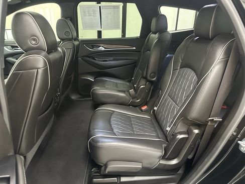 Used 2023 Buick Enclave Avenir w/ Avenir Technology Package image 18