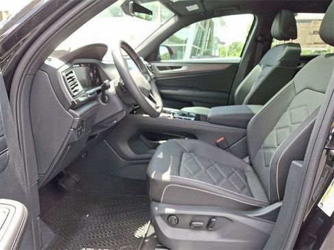 New 2025 Volkswagen Atlas Cross Sport SE image 11