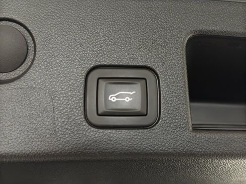 Used 2025 Chevrolet Equinox LT w/ Convenience Package II image 21