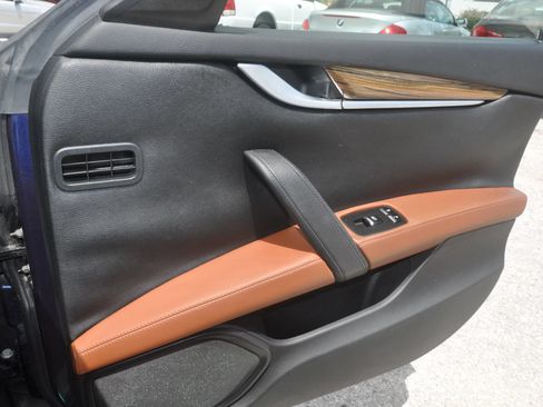 Used 2016 Maserati Ghibli S Q4 AWD/4WD image 24