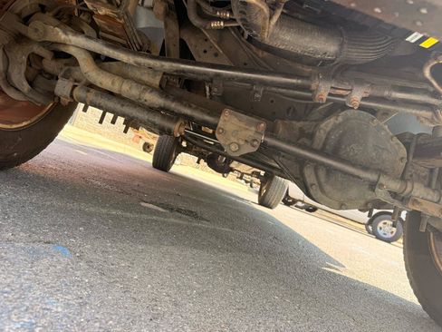 Used 2004 Ford F250 Lariat image 6