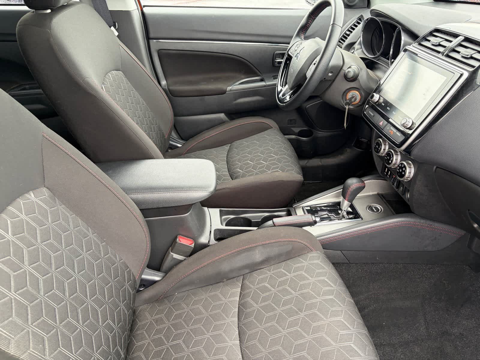 Used 2025 Mitsubishi Outlander Sport LE AWD/4WD image 11