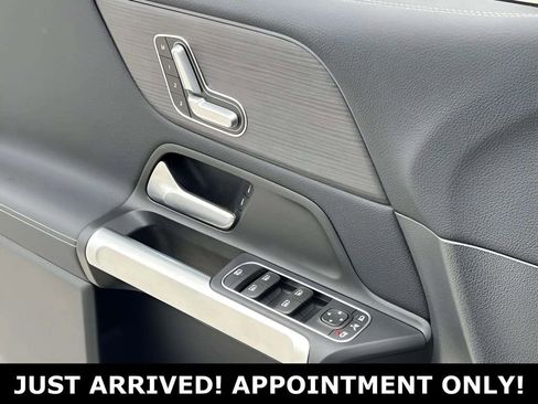 Used 2023 Mercedes-Benz EQB 350 4MATIC SUV image 26