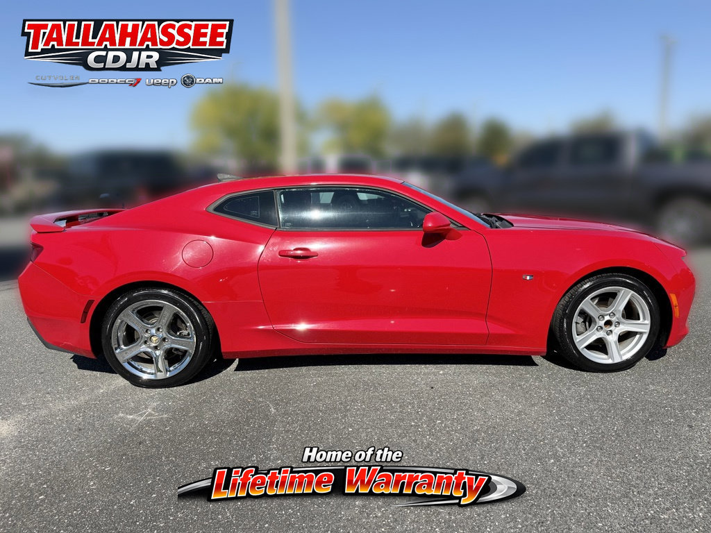 Used 2018 Chevrolet Camaro LT w/ Technology Package RWD image 2