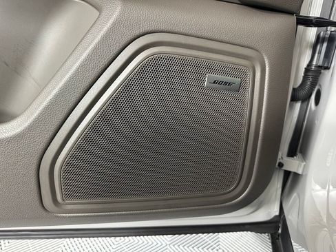 Certified 2026 Porsche Macan Turbo AWD/4WD image 19
