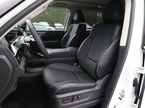 Certified 2026 INFINITI QX80 Luxe w/ Cargo Package AWD/4WD image 17