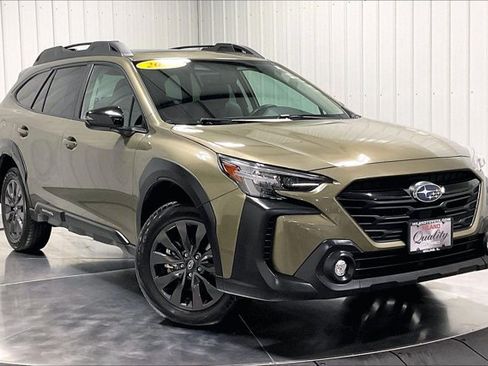 Used 2025 Subaru Outback Onyx Edition AWD/4WD image 3