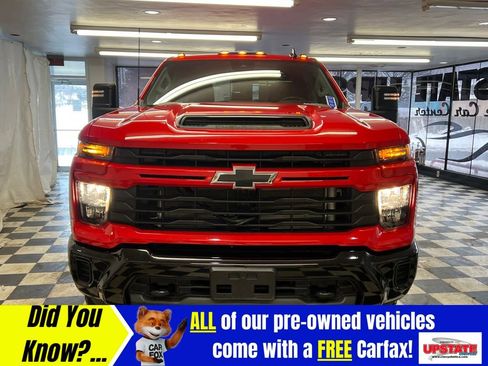Used 2024 Chevrolet Silverado 2500 Custom w/ Custom Value Package image 2