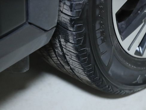 Used 2021 Nissan Rogue SV w/ Premium Package image 38