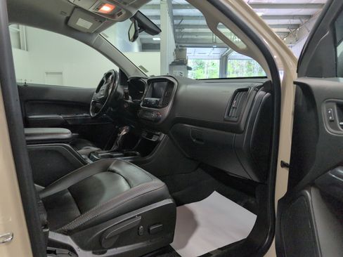 Used 2022 GMC Canyon AT4 w/ Trailering Package image 13