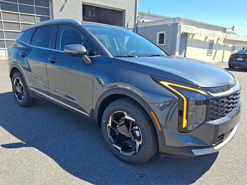 New 2026 Kia Sportage EX image 2