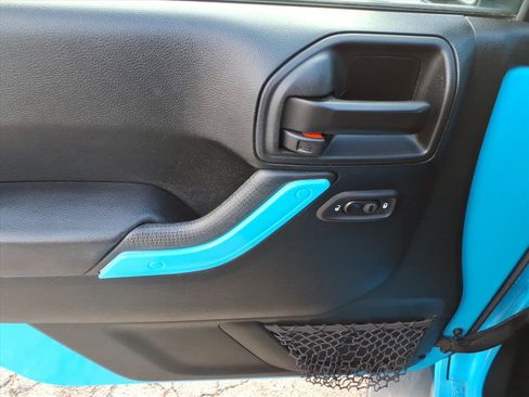 Used 2017 Jeep Wrangler Unlimited Sahara w/ Trailer Tow Group image 15