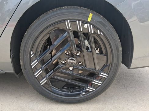 New 2026 Nissan Sentra SR w/ SR Premium Package FWD image 35