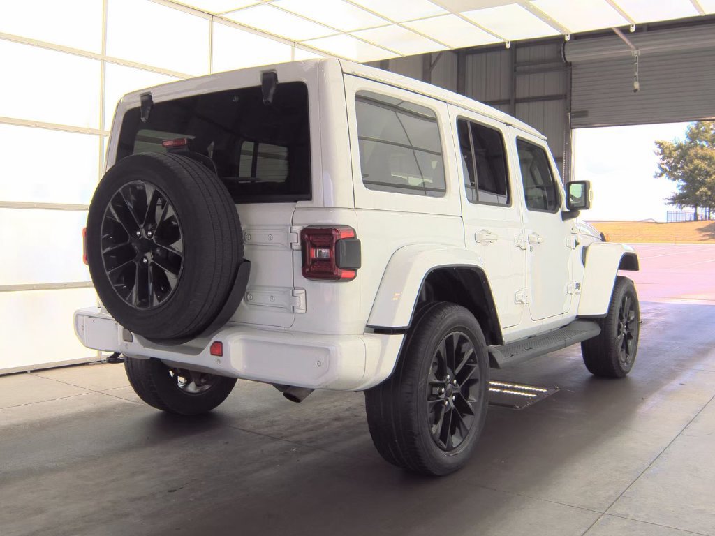 Used 2022 Jeep Wrangler Unlimited Sahara AWD/4WD image 2