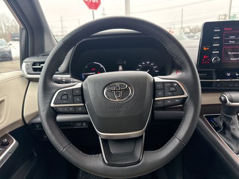 Certified 2024 Toyota Sienna XLE image 18
