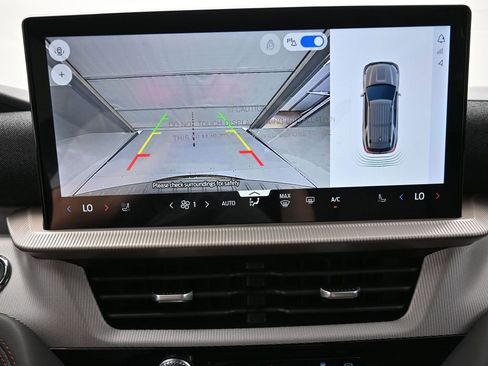 New 2026 Ford Explorer Active w/ Active Comfort Package image 3