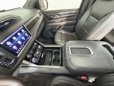 Used 2021 GMC Yukon XL Denali w/ Denali Premium Package AWD/4WD image 25