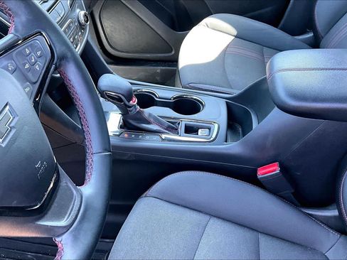 Used 2023 Chevrolet Equinox RS FWD image 16