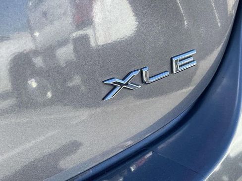 Used 2014 Toyota Avalon XLE image 9