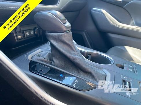 Used 2021 Toyota Highlander XLE AWD/4WD image 29