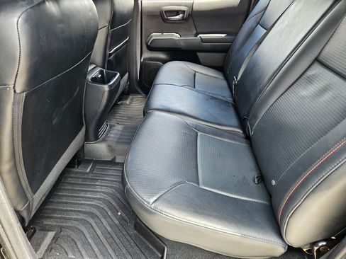 Used 2018 Toyota Tacoma TRD Pro AWD/4WD image 32