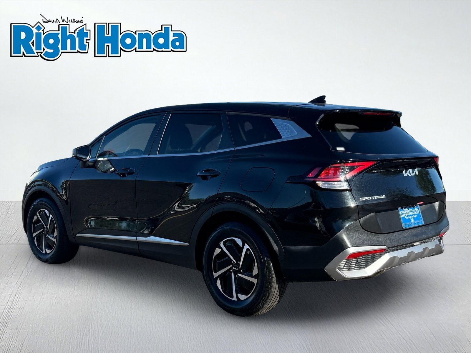 Used 2025 Kia Sportage LX FWD image 4