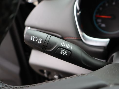 Used 2023 Chevrolet Traverse RS FWD image 21